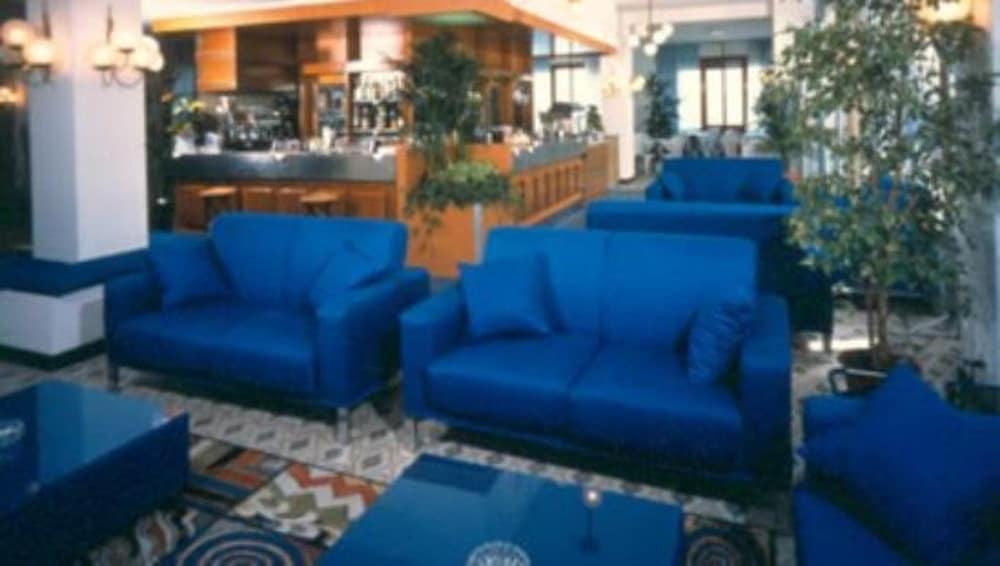 Hotel Majestic بيزارو المظهر الخارجي الصورة