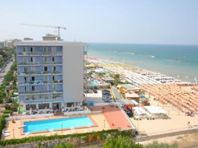 Hotel Majestic بيزارو المظهر الخارجي الصورة